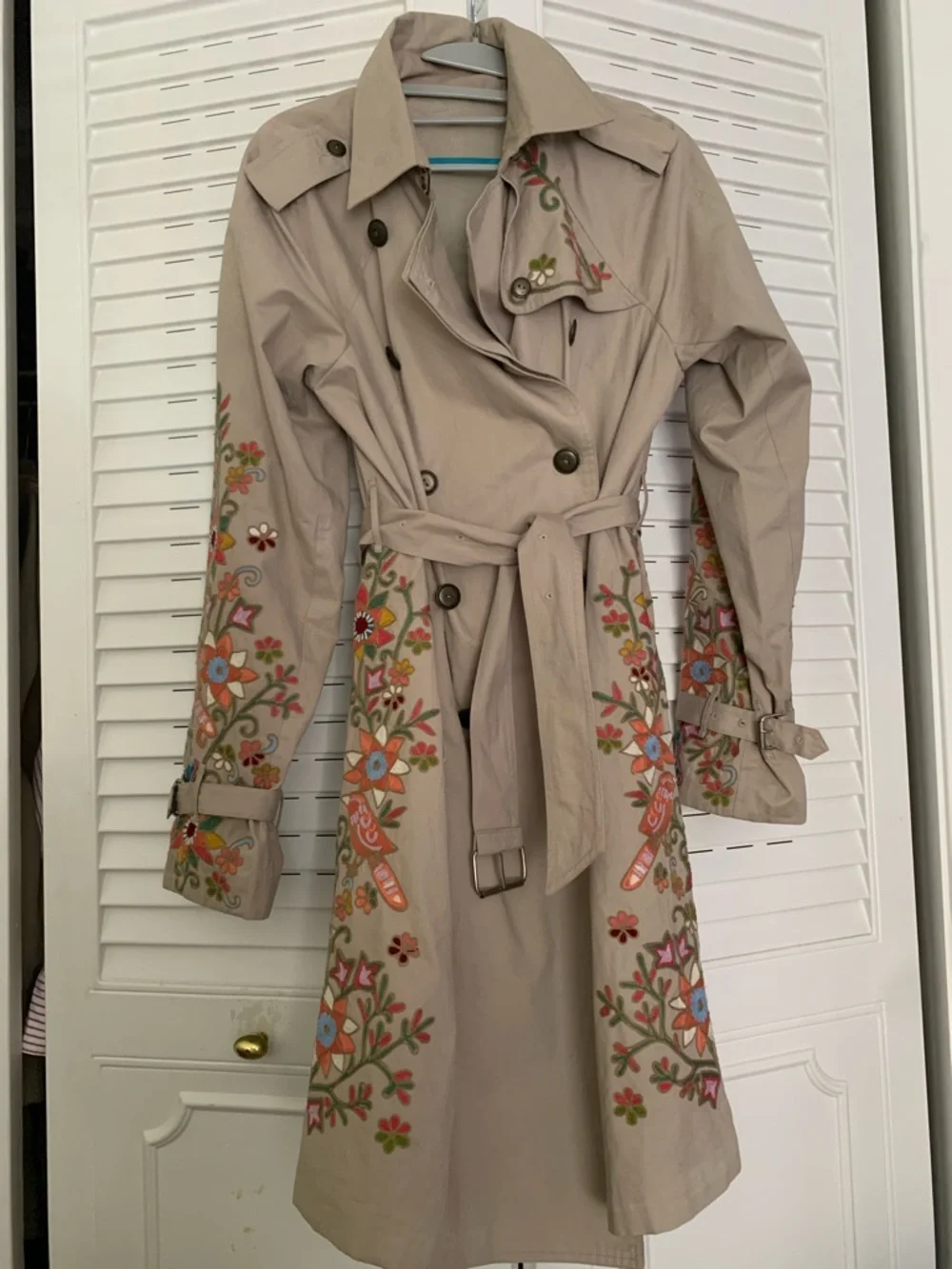 Calypso St. Barth Embroidered Beige Trench Coat with Floral Detail - Picture 1 of 15